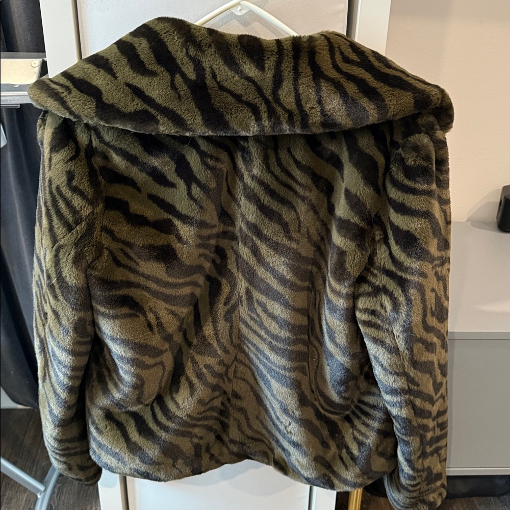 Sanctuary Olive and Black Zebra Teddy Jacket - Picture 4 of 7